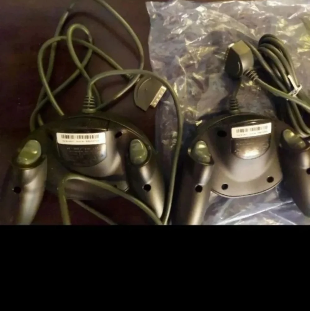 MICROSOFT SIDEWINDER 1ST GENERATION GAME PADS (2) & CD SET NWT/NWOT/EUC Rare!
